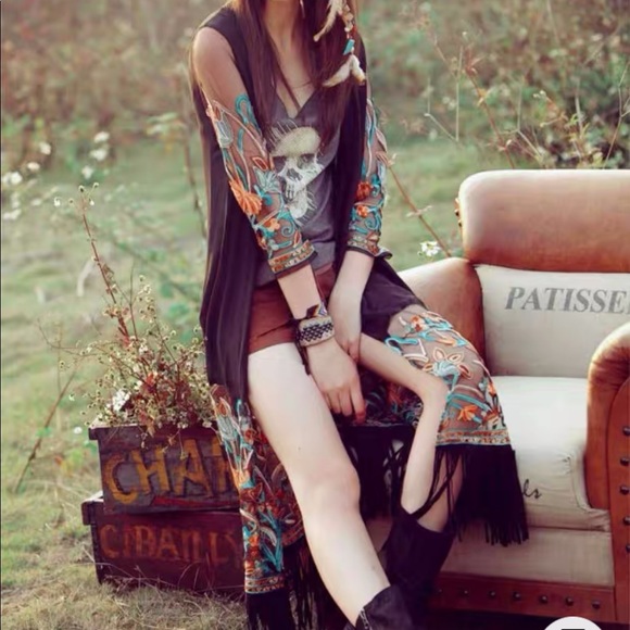 NWOT Embroidered kimono - Picture 4 of 8